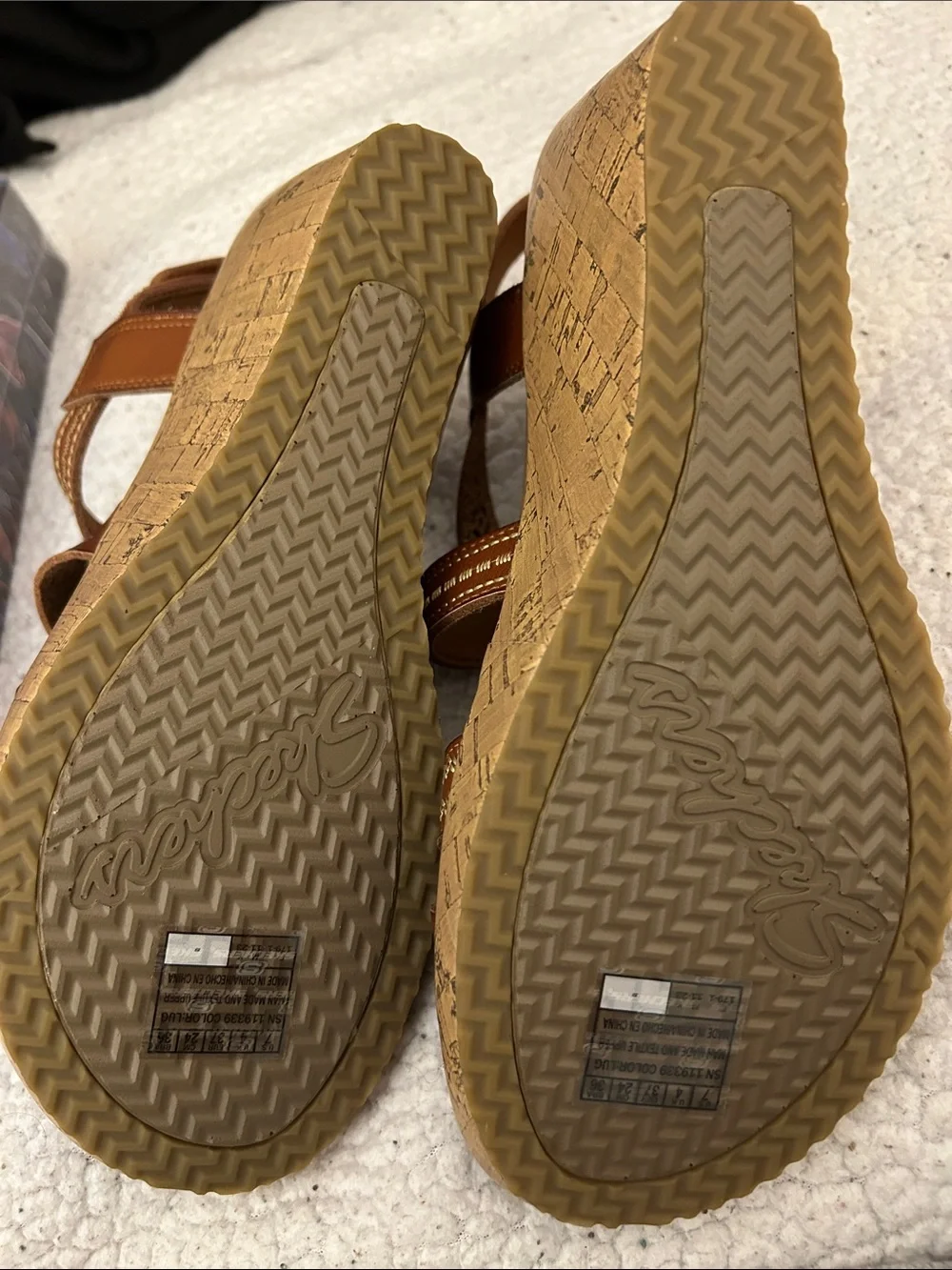 Skechers Women's Cali Luxe Foam Tan Brown Strappy Sandals